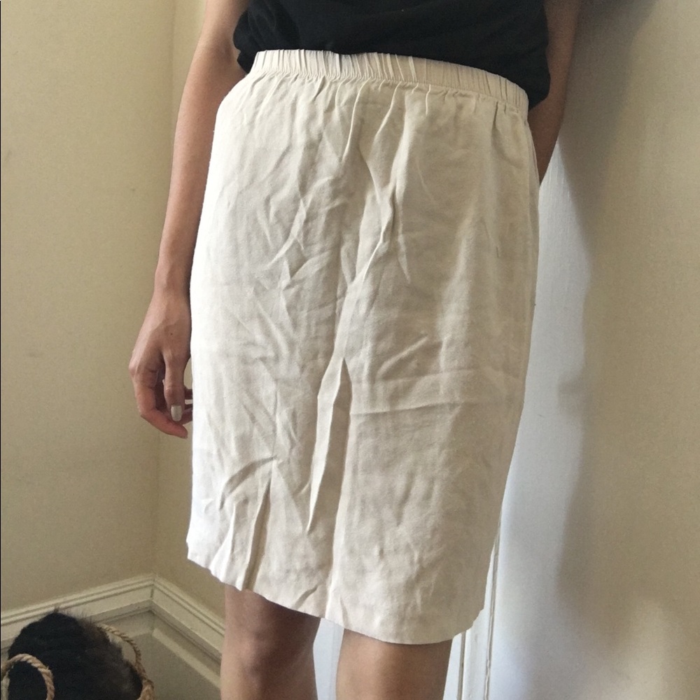 Elastic Pencil skirt in cream color